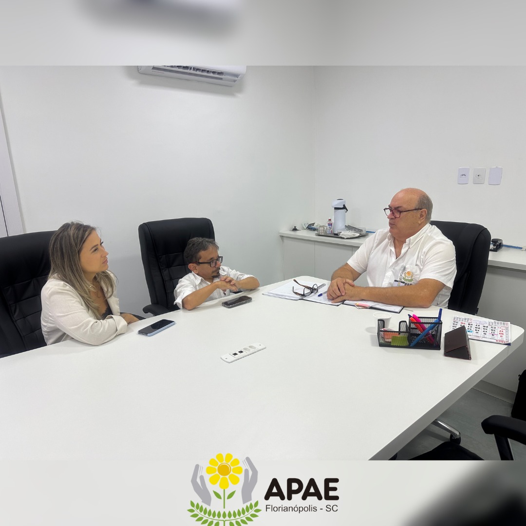 Visita do vereador Gabrielzinho e sua assessora Carolina Moreira na APAE Florianópolis